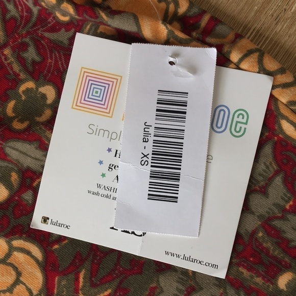 LuLaRoe JULIA Dress Floral Short Sleeve NEW - Picture 3 of 3